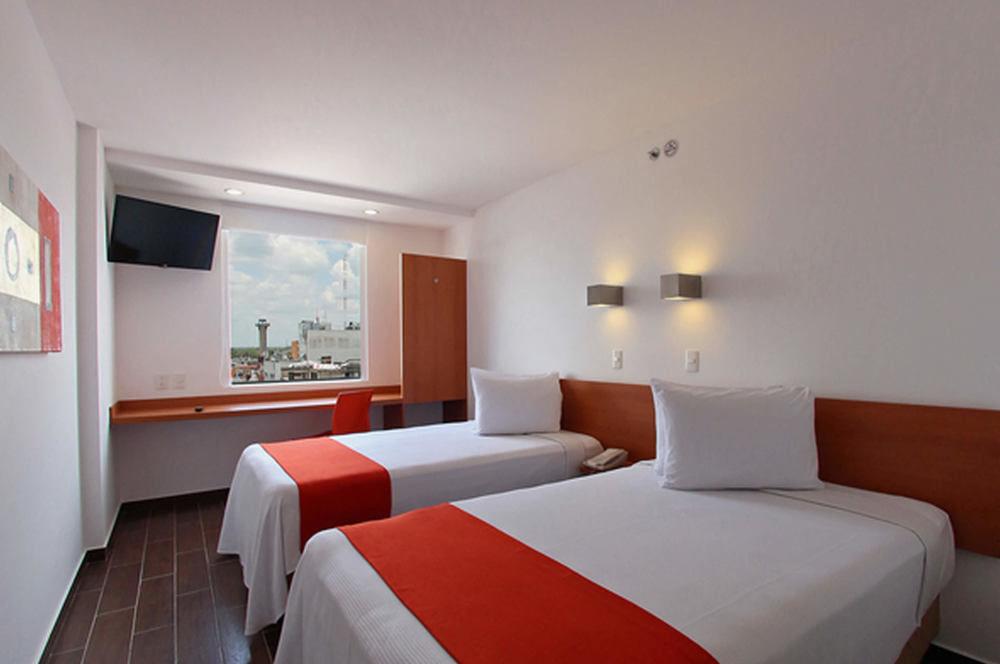 Hotel One Irapuato Exterior foto